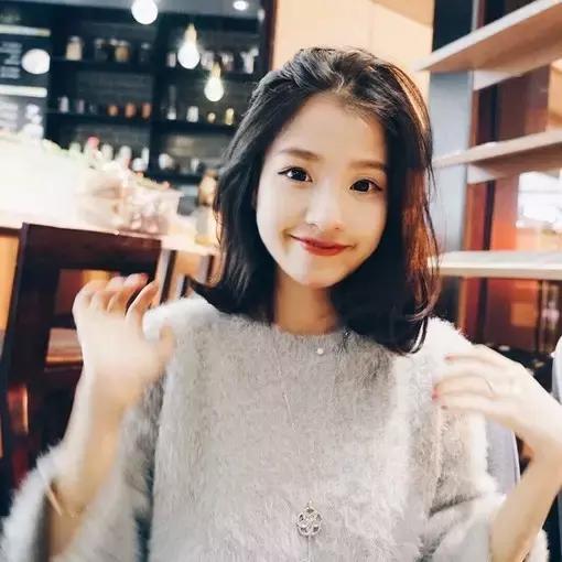 蓬松烫卷打造的这几款中短发造型，让女明星们一夜间都组团去剪了