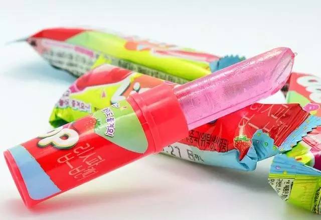 当大家还在购买洋货时，日本女生却爱上了这支来自中国的口红