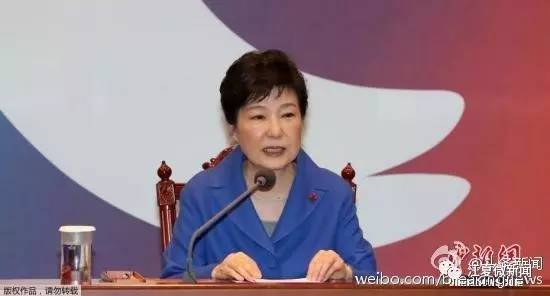 醉汉找口吃大爷指挥倒车，结果……