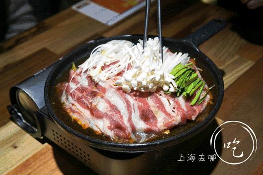 魔都这家店有一只“浴火焚身”的韩国鸡，一群人竟然抢着去滚菜单！