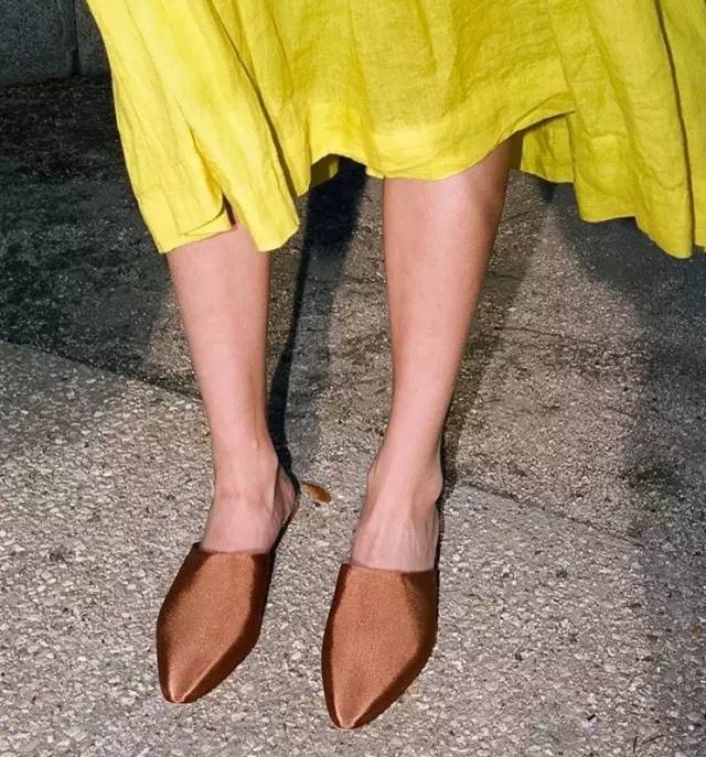 潮范十足的休闲鞋出行时尚两不误,盘点五款适合日常穿搭的时尚潮鞋