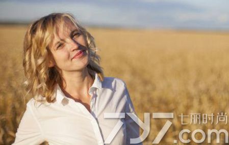 晒太阳皮肤痒怎么回事,太阳晒后皮肤发痒是怎么回事