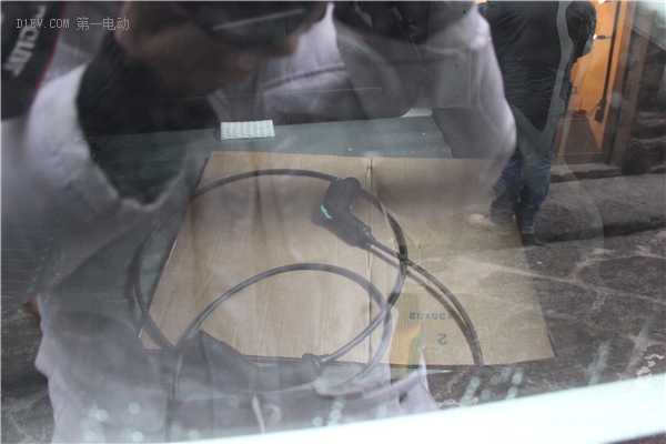 蜜月旅行惊现知豆比亚迪，顺着德法瑞意饱览欧洲的新能源汽车