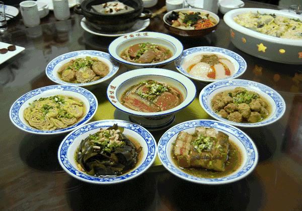 逃离闹市的小天堂！这家藏匿在乐凯大街的传统蒸菜一口就回到童年