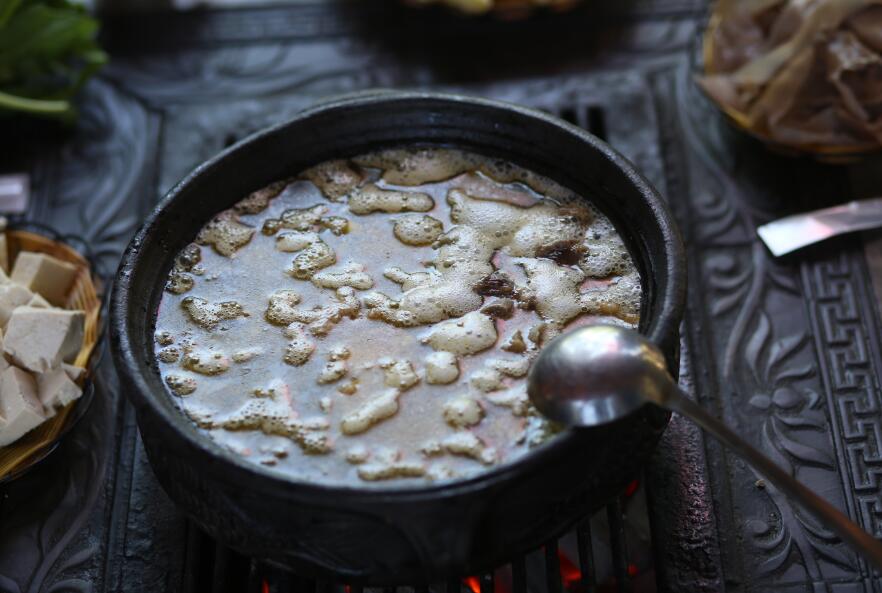 穿越色季拉山口吃到酸臭的牦牛奶渣（二）