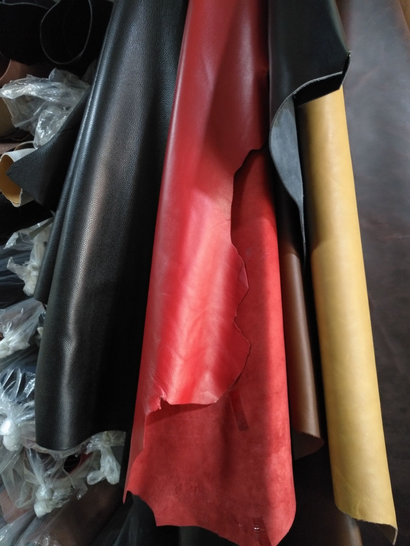 包包面料选择有讲究,品牌包包推荐面料