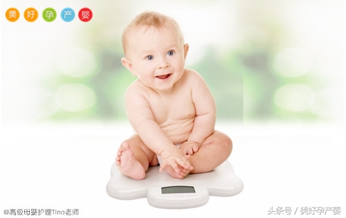 新生儿体重下降，不是因为妈妈的奶水少