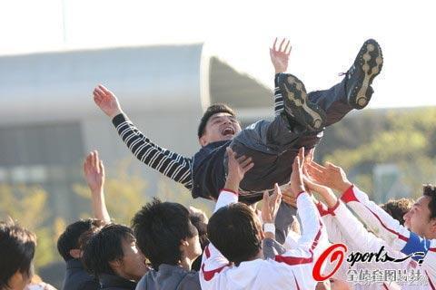 目标冲超最终降乙，百年俱乐部目标遭重创，早集结力图东山再起