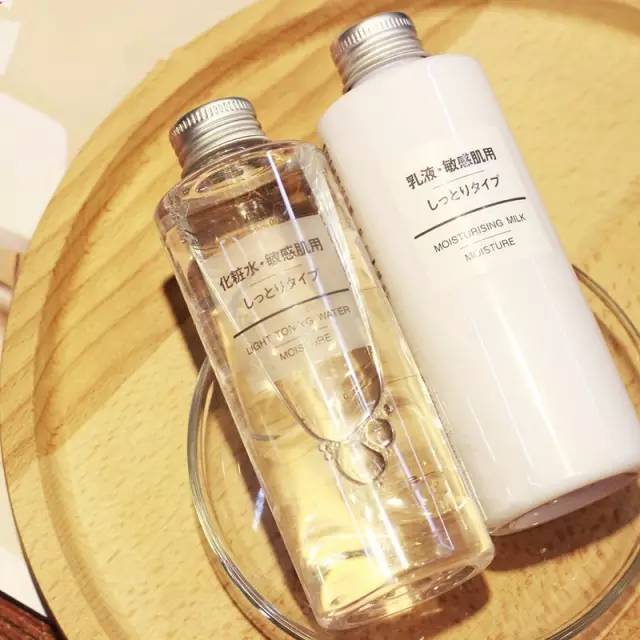 推荐一下最近很火的护肤品 (最近朋友推荐一款很好用的护肤品)