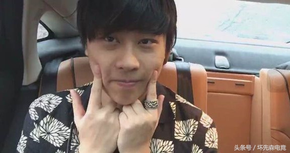 五五开征战韩服被自家打野蓝Buff，怒喷韩国玩家你妈死了