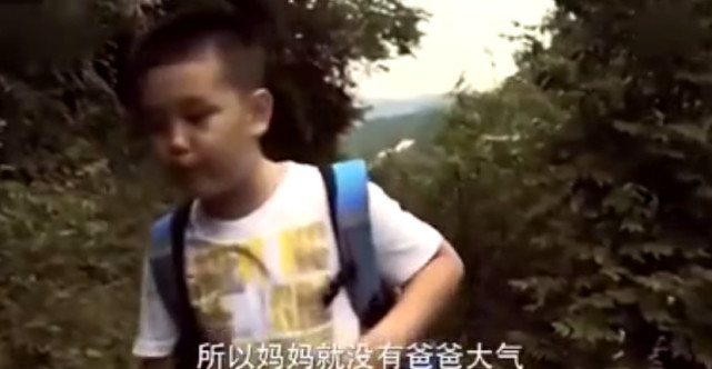 同样是富豪，王艳儿子球球被指是下一个李天一，学学林依轮王中磊