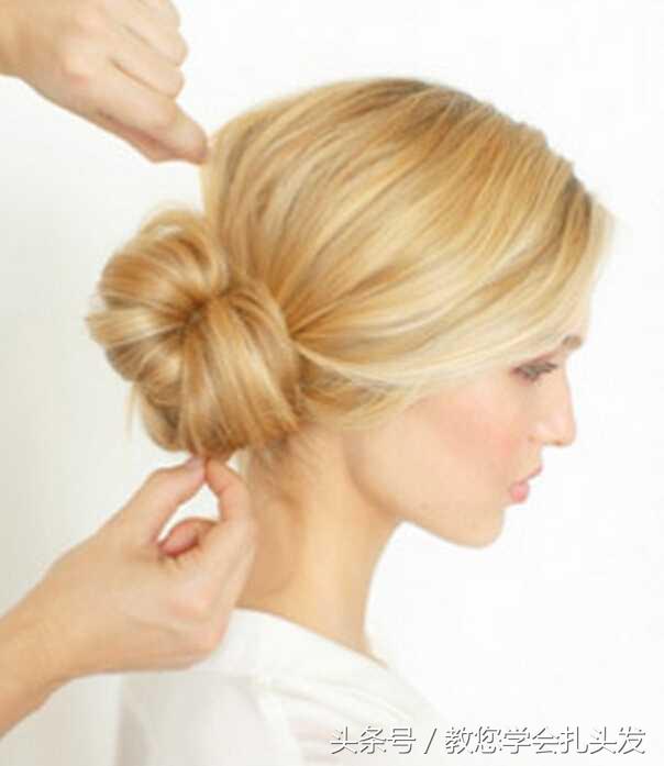 简约浪漫花苞头简单扎法图解