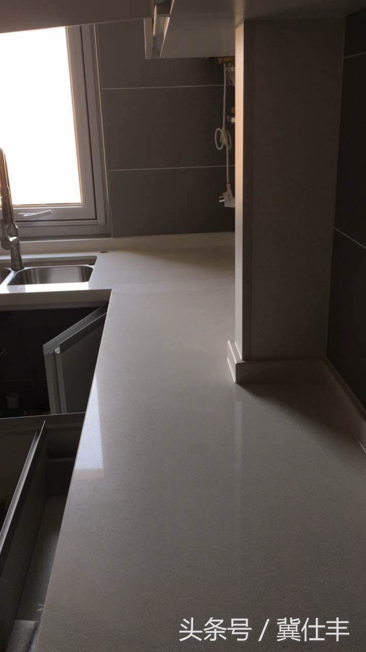 厨房台面石英石接缝打磨痕迹明显,石英石接缝怎么打磨得像原来一样