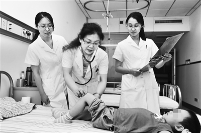 小孩有关节炎怎么办啊,孩子得了类风湿家长该怎么办