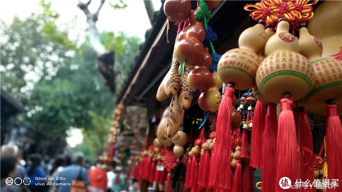 vivoz5x全面详细评测,vivoz5x挖孔屏视频