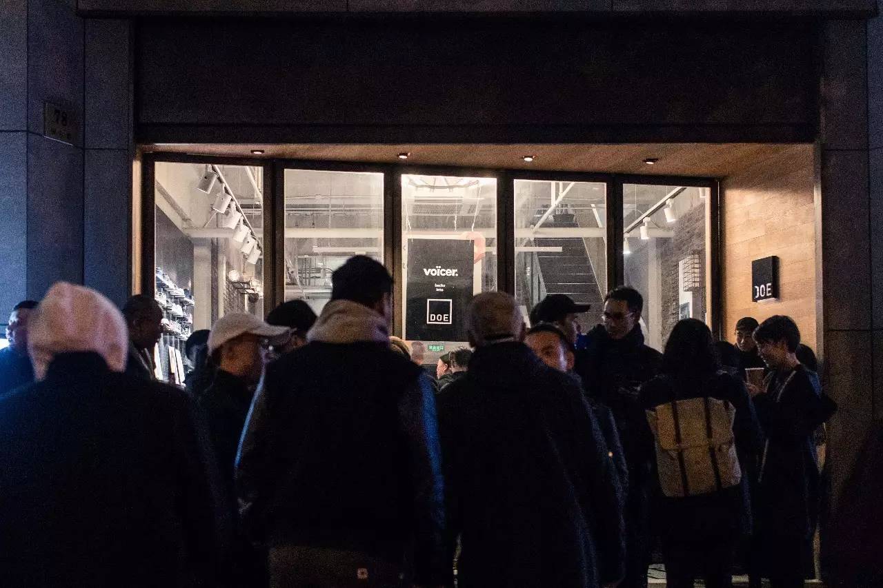 图集｜我们带着这些“黑胶唱片”和几百个好看的人，一起入侵了DOE