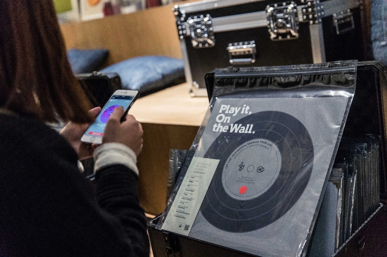 图集｜我们带着这些“黑胶唱片”和几百个好看的人，一起入侵了DOE