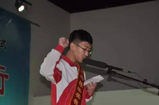 校园采风广播稿,校园风彩泥