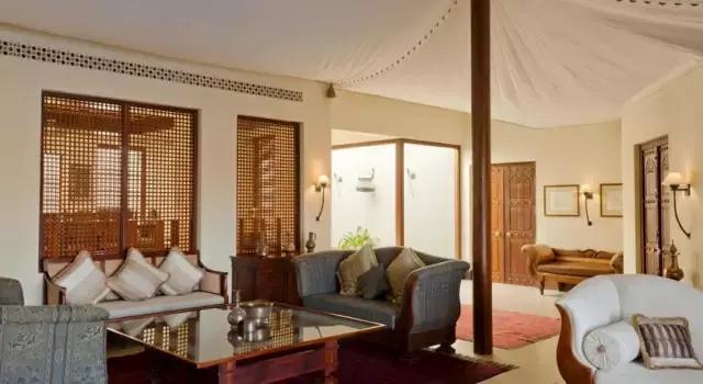 迪拜王子开车去沙漠越野,沙漠越野迪拜沙漠汽车赛