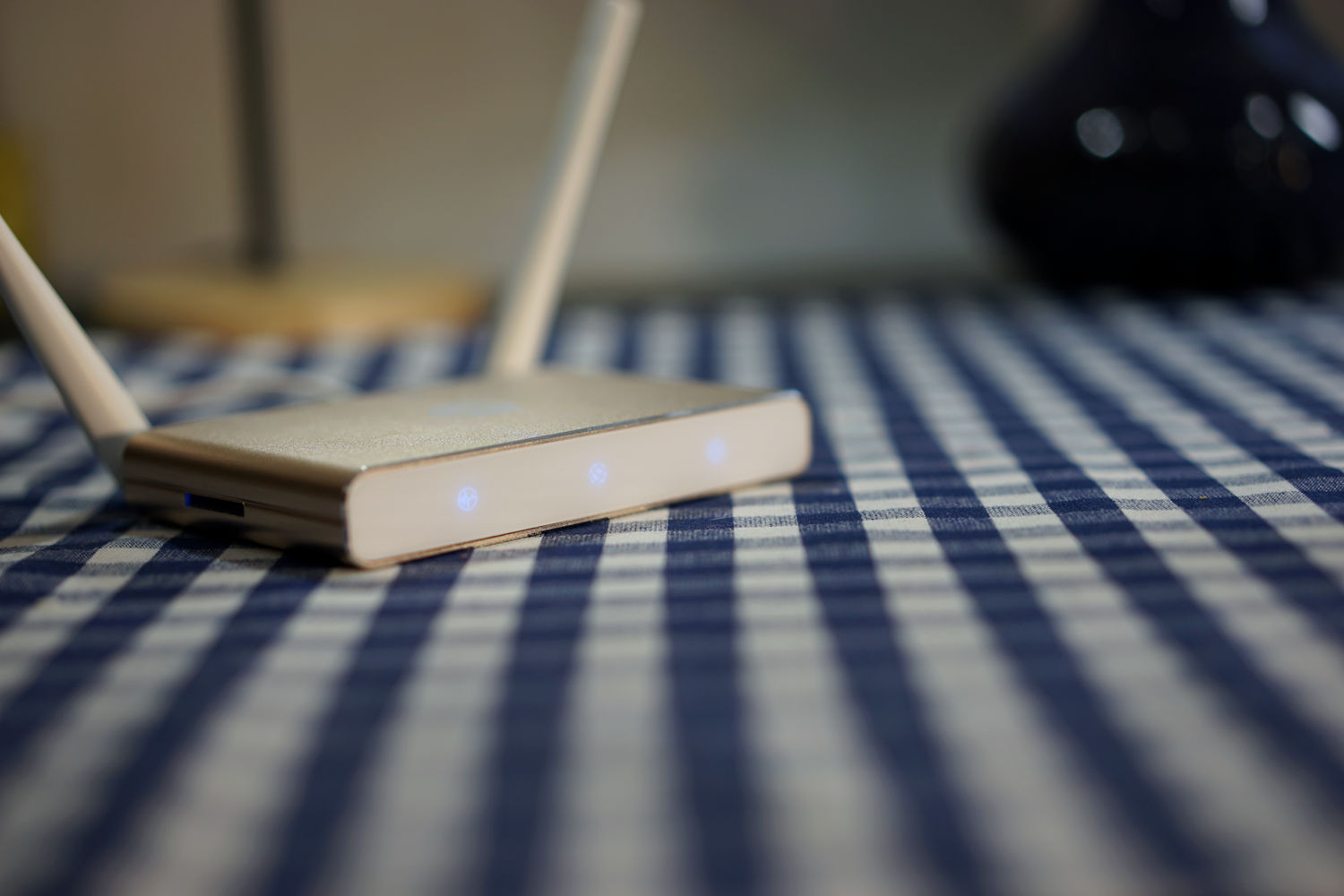 小巧路由器,极路由1s最新版本