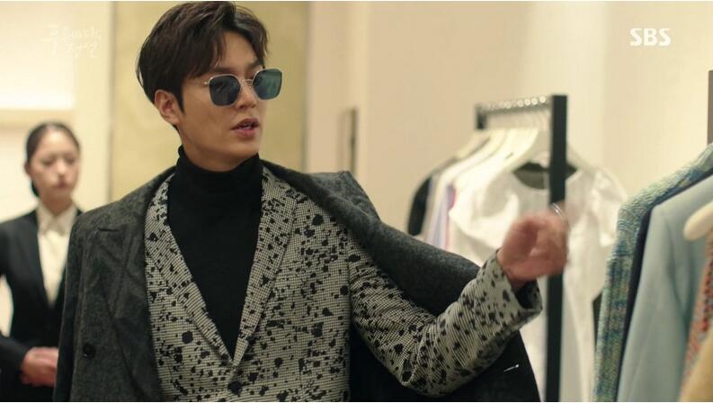 冬日穿搭女高端感大衣,丝贵纯都冬日烟花大衣