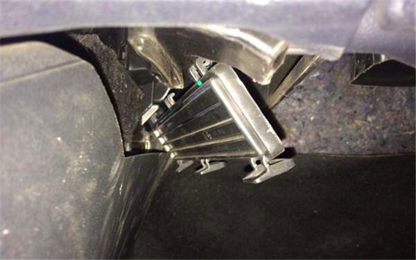 桑塔纳3000更换空调滤芯,桑塔纳志俊空调滤芯更换教程