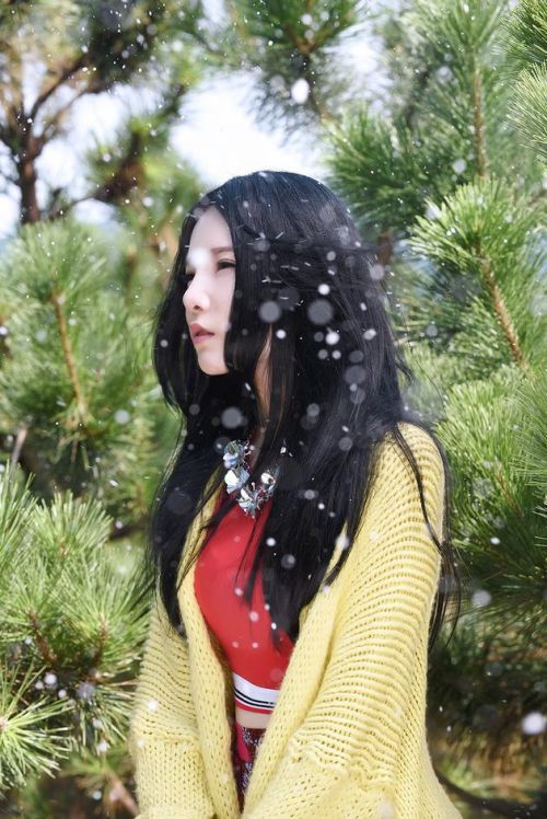 女歌手本兮逝世图片,90后原创女歌手本兮因故离世