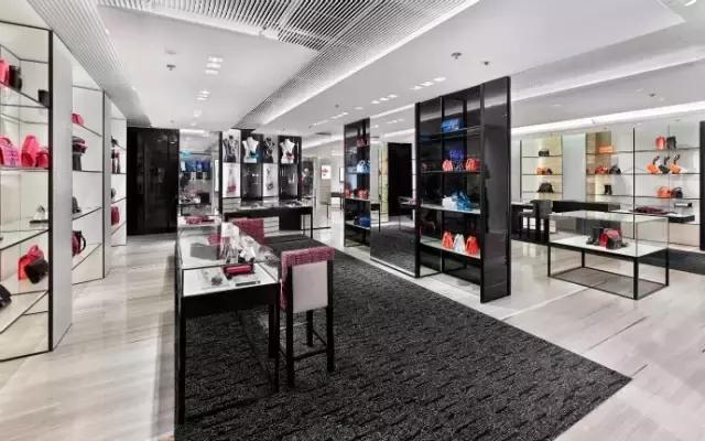 哪个地方免税店买衣服最便宜,买什么机场特产最便宜