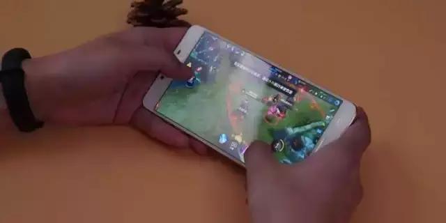 三星galaxyc9pro处理器,三星galaxyc9pro玩游戏卡吗