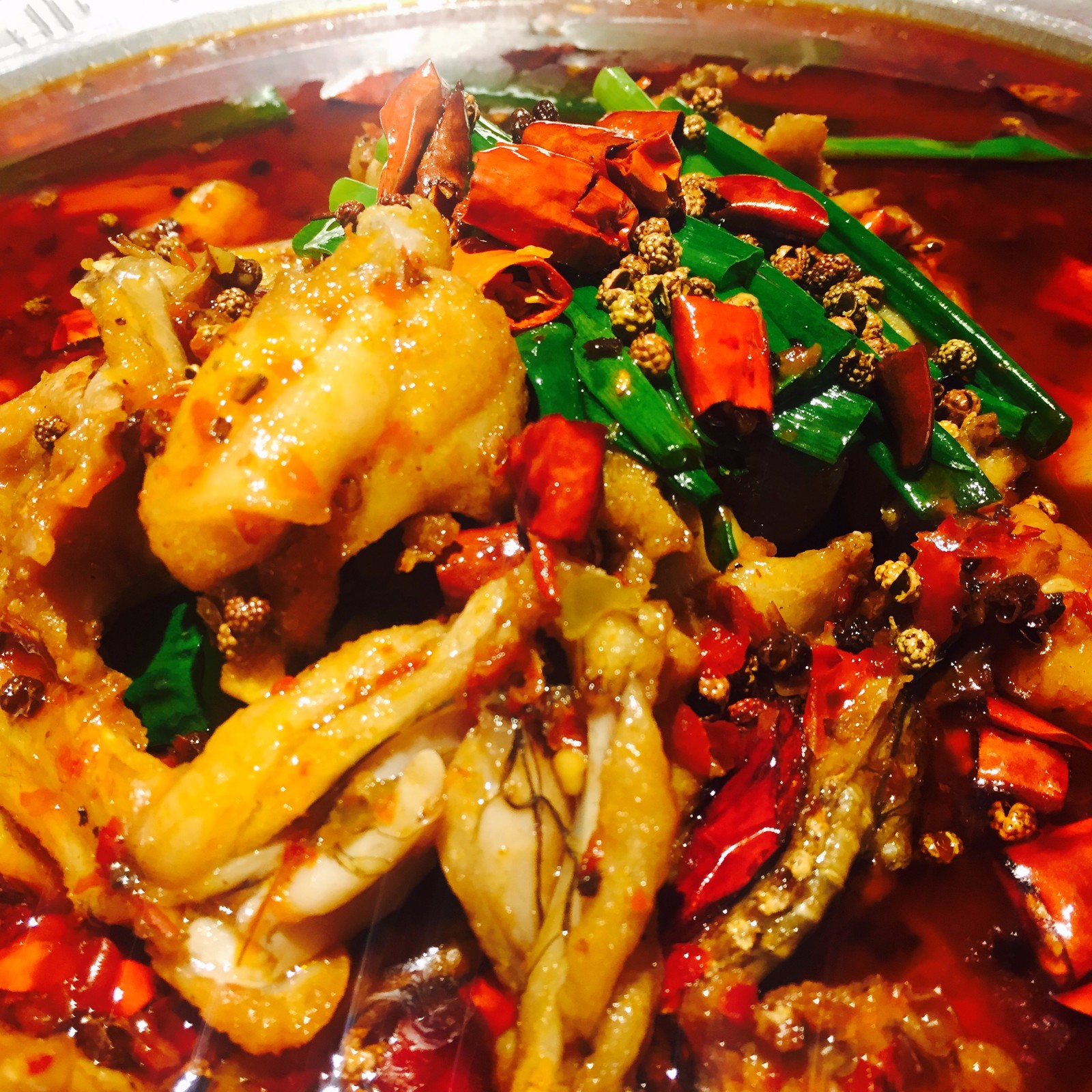 这期新店合集有家店，挤爆滨江，姑娘们一次撸200串都不过瘾！