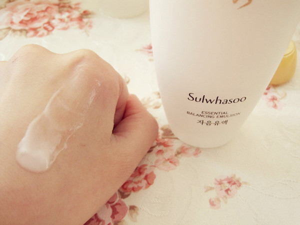 韩国雪花秀滋阴系列和whoo后拱辰享系列的对比