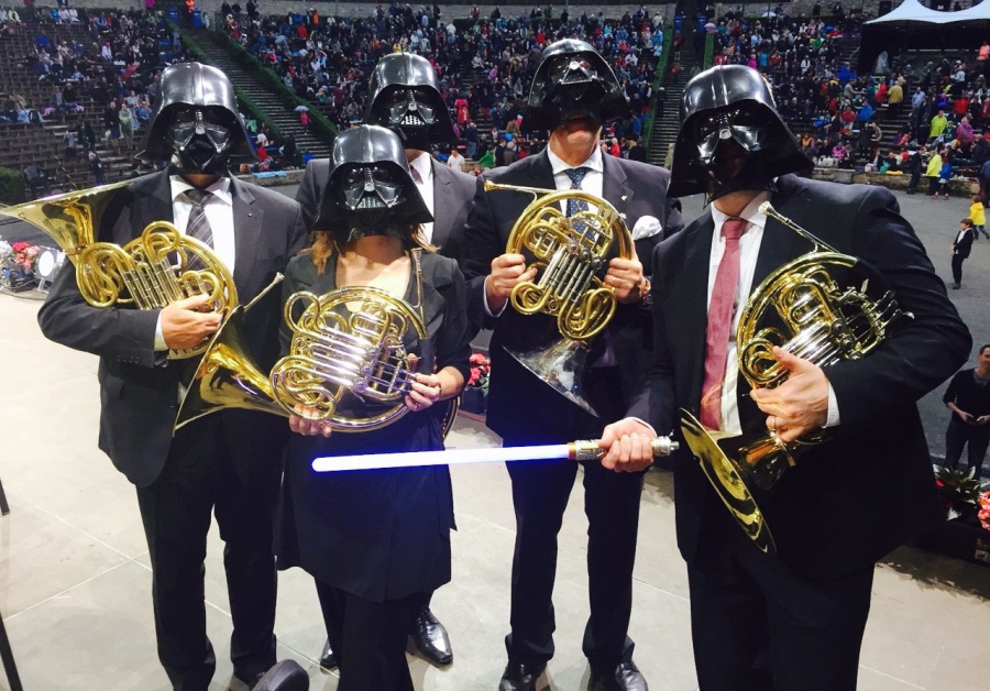 做核磁共振半道跑出来的多吗,做核磁共振途中为什么要推针水