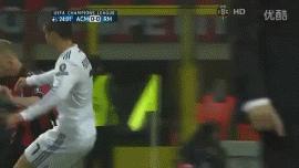 c罗搞笑名场面打裁判,c罗爆笑进球