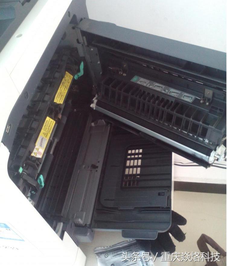 震旦复印机ad239怎么复印,震旦239复印机换载体图解