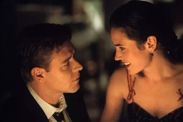 口红效应悖论,口红经济学效应