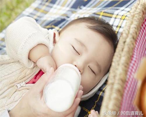 宝宝用哪个牌子的奶瓶最好最安全,什么牌子的婴儿奶瓶最好用最安全