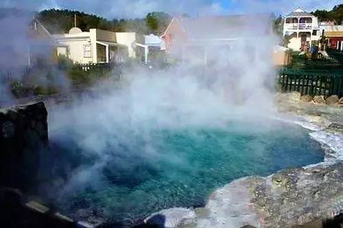 世界十大温泉排名第一,世界十大温泉镇