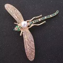 秋冬适合的胸针,胸针让你的冬季日常搭配更优雅