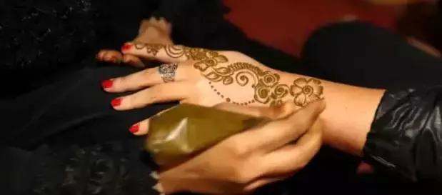 迪拜王子开车去沙漠越野,沙漠越野迪拜沙漠汽车赛