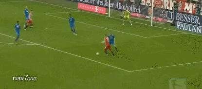 罗本和穆勒挡拆gif,2010罗本错失单刀gif