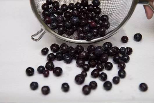 苹果切开后会氧化有什么办法,苹果切开久了变色还能吃吗