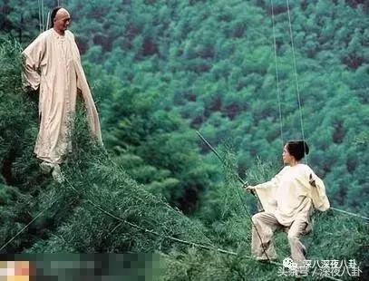 增肥减肥、带大姨妈跳冰湖、拍打戏骨折，众多工种里当演员最吃力