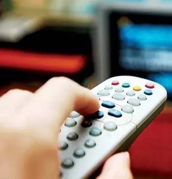 电视突然“炸”了！自贡老汉非要找出原因，竟不是为了追责和索赔……