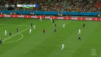 罗本和穆勒挡拆gif,2010罗本错失单刀gif