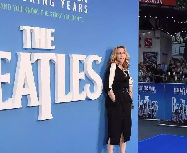 陈乔恩刘雯宋佳争着穿,那些年丑哭的国产牌子终于时髦上天!