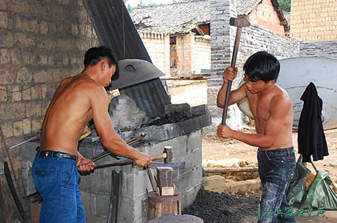 户撒刀阿昌族和景颇族的前身,户撒刀为什么只有阿昌族可打造