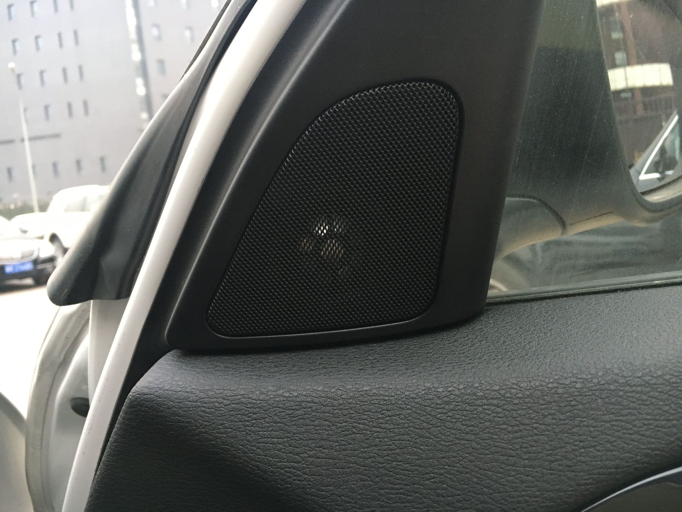 宝马x1音响无损改装教程,宝马x1改装哈曼卡顿多少钱