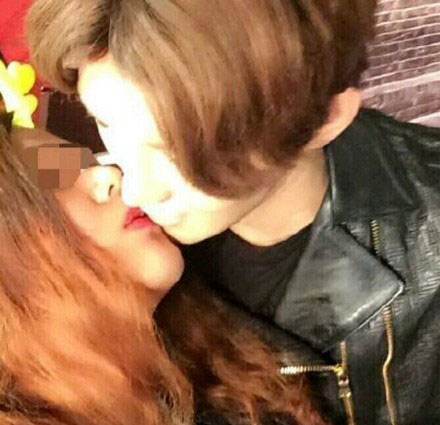 泥萌认识鹿晗吗？就“亲”他，看看，这才是最真实的鹿晗