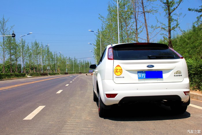 福克斯1.8l手动驾驶体验,经典福克斯1.8用车感受