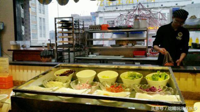 在长沙吃顿烧烤200元够吗,长沙去吃湘菜吃到饱大概多少钱